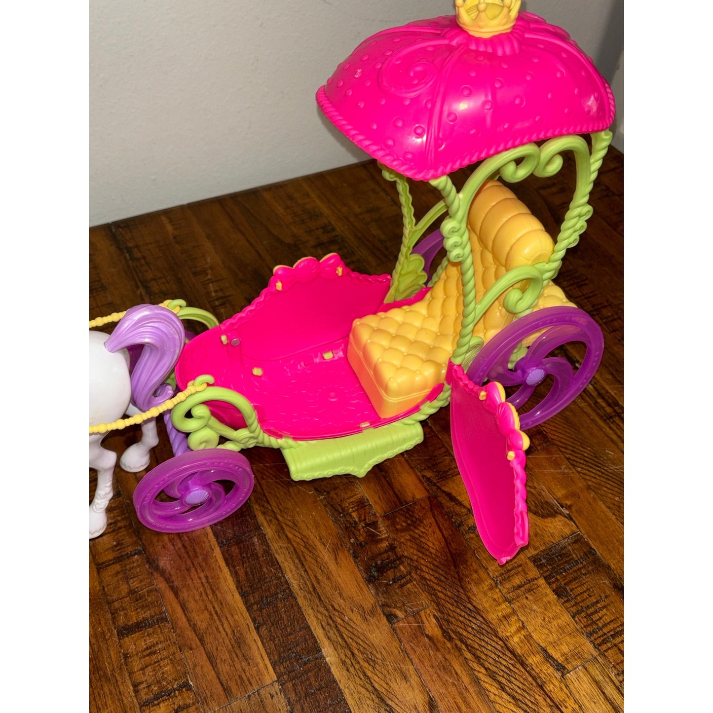 Barbie Dreamtopia Sweetville Kingdom Carriage Pink Cart Buggy and Brush and Sparkle
