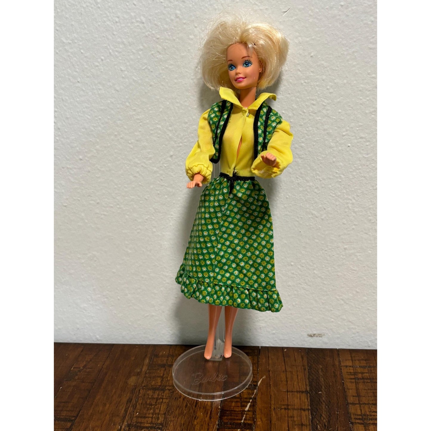 Vintage 1975 Mattel Barbie---Best Buy Fashions---Green & Yellow Dress Vest #9627