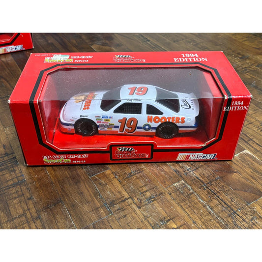 Diecast NASCAR Racing Champions 1:24 1994 19 Hooters Loy Allen