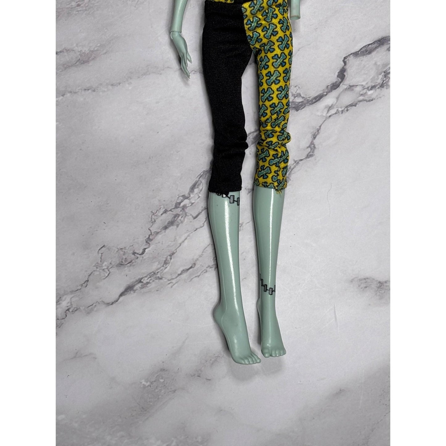 Monster High Doll Frankie Stein Freaky Fusion 2008 11" Mattel Doll Ghouls MH7