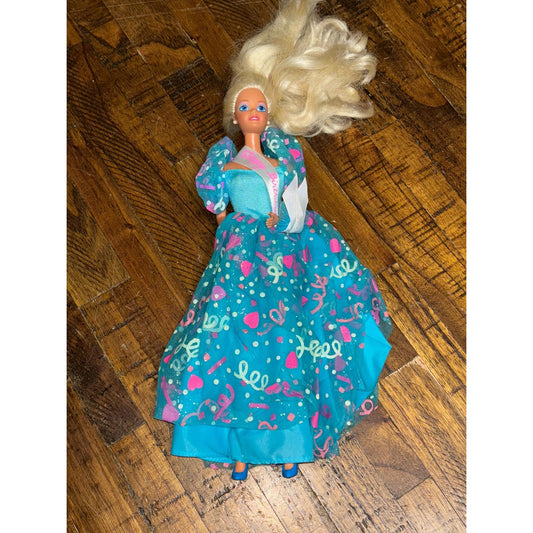 Mattel 1993 BIRTHDAY BARBIE She's The Prettiest Present of All! #11333