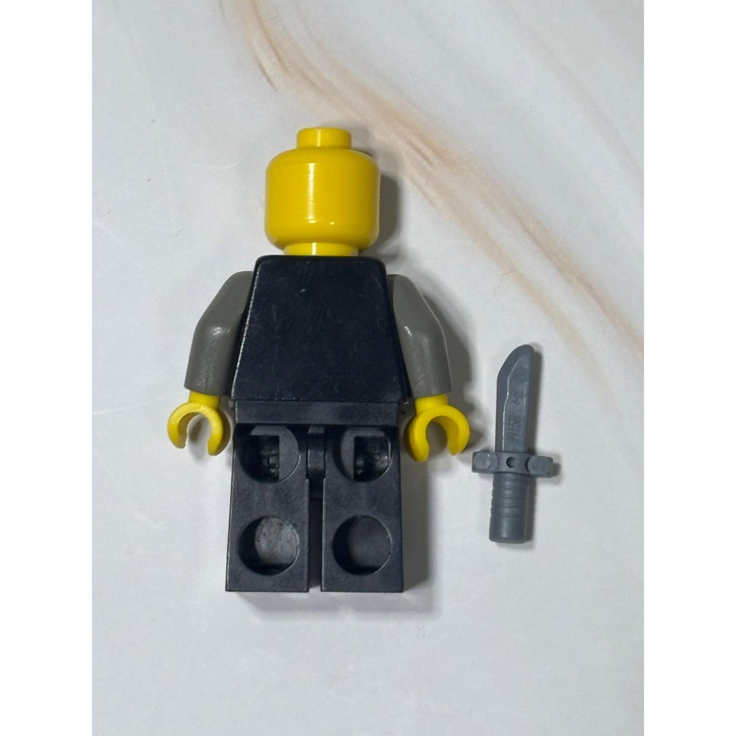 LEGO Castle Knights Kingdom Gilbert the Bad Minifigure Cas041 cas042 cas043