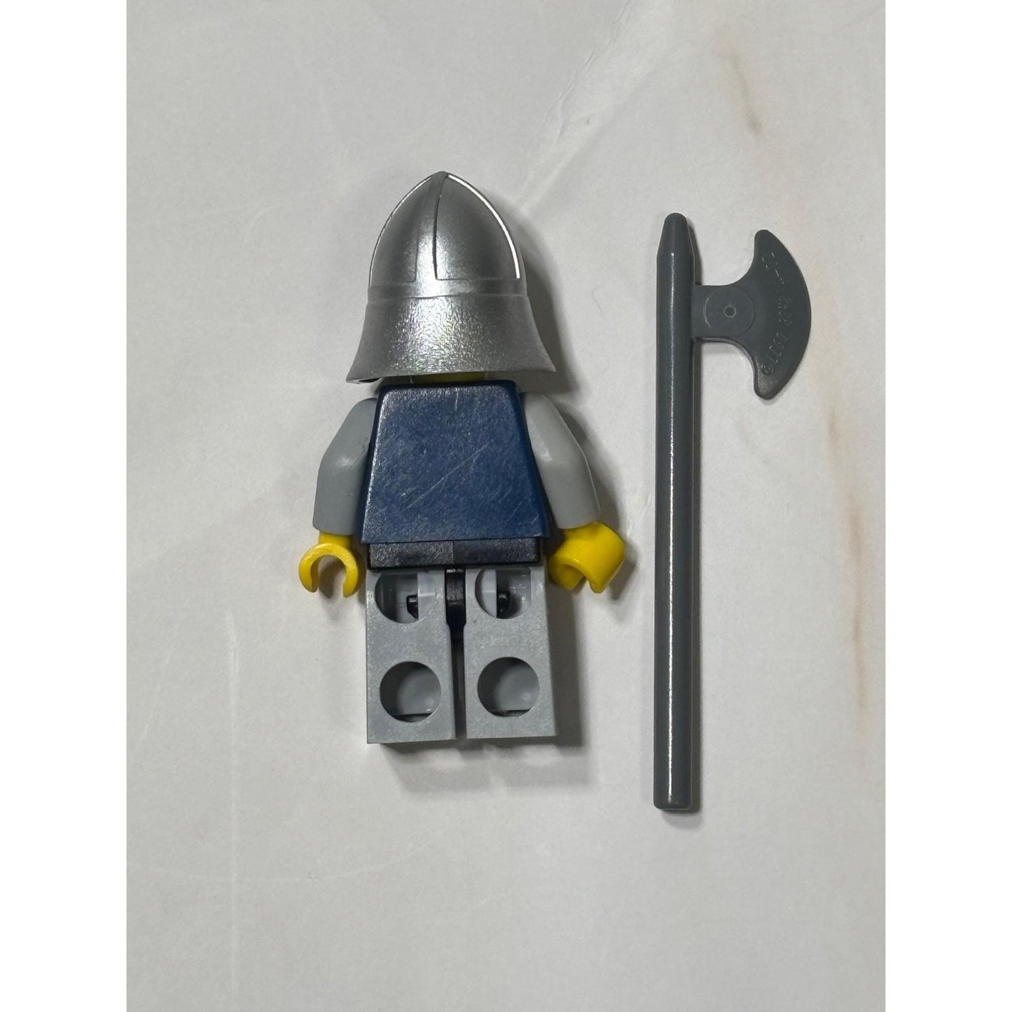 Lego Fantasy Era Cas338 Crown Knight from Set 7037 7091
