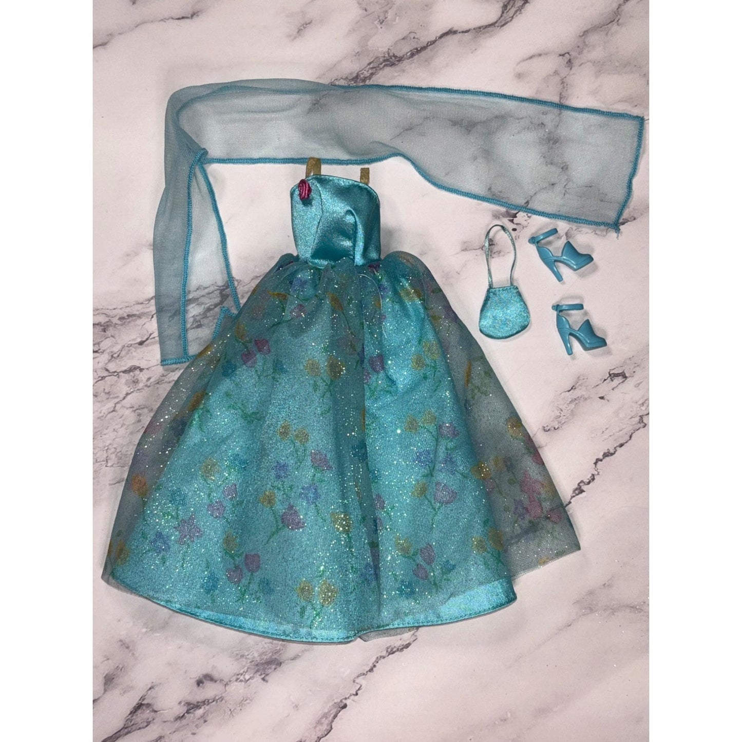 2001 Barbie A Star in Bloom Dazzle 25755 Fashion Avenue with Barbie