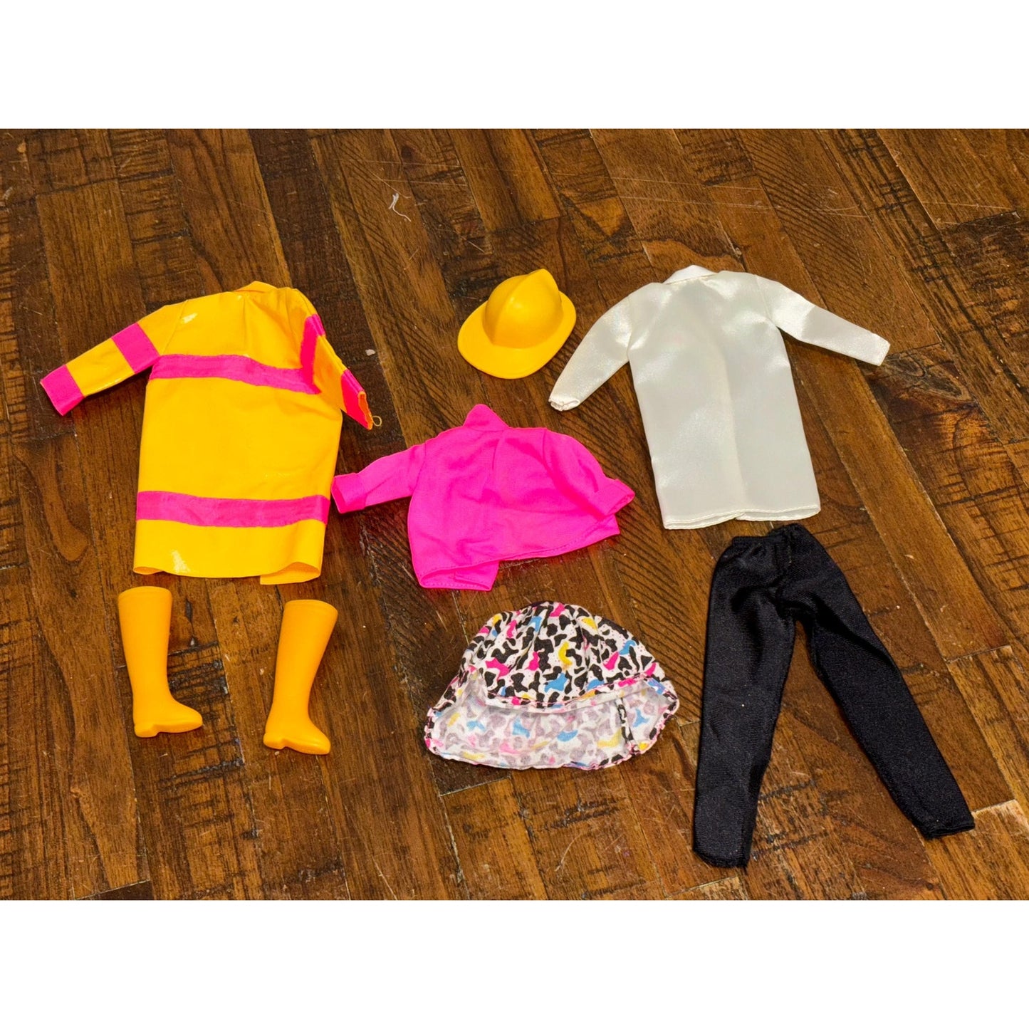 Caring Careers Barbie Fashion Gift Set 1993 Mattel 10773