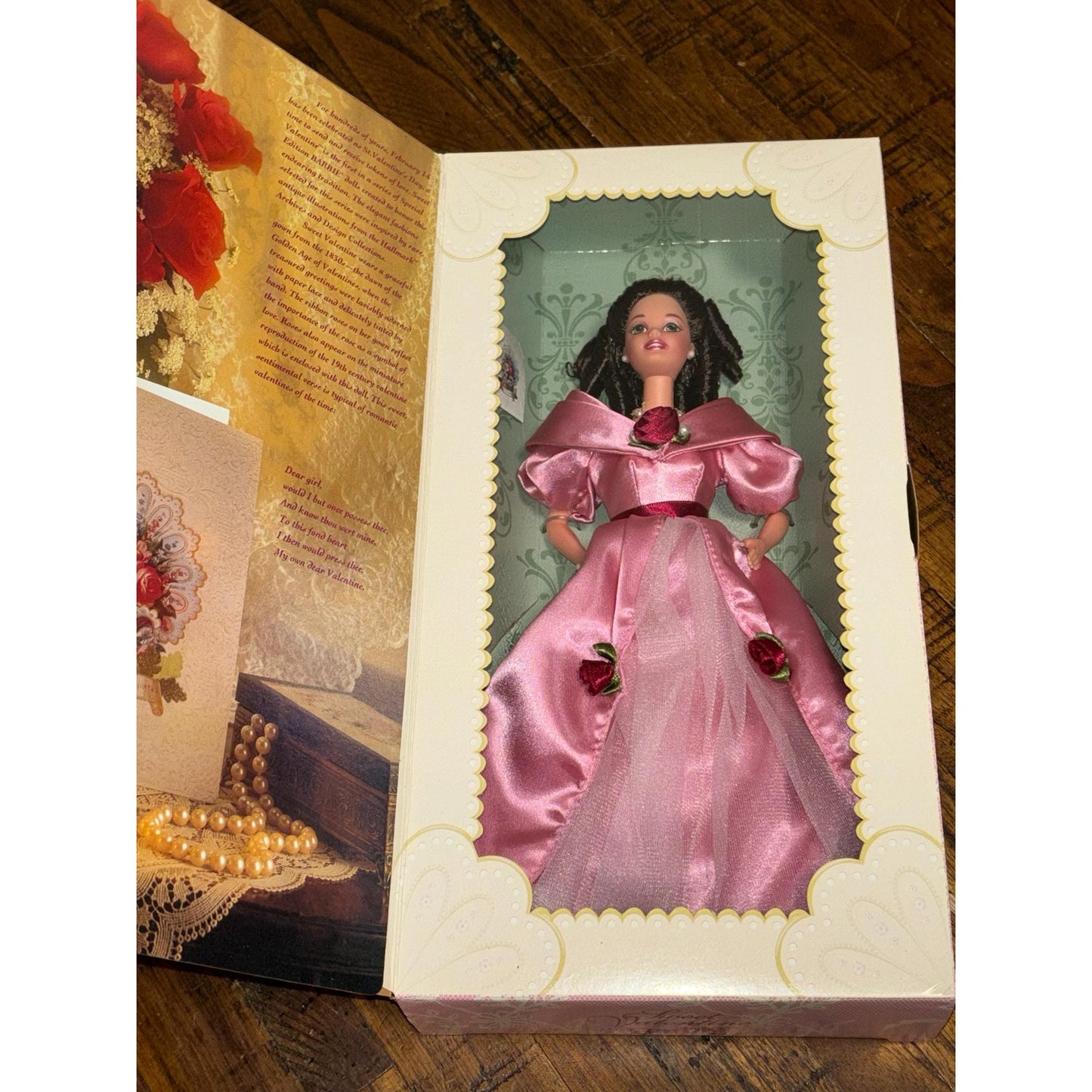 Mattel 1995 Sweet Valentine Barbie Doll Hallmark Special Edition 14880