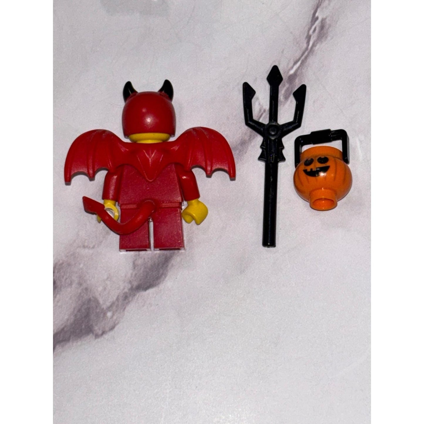 Lego Cute Little Devil Collectible Minifigure Series CMF 16 col247 71013 col16-4