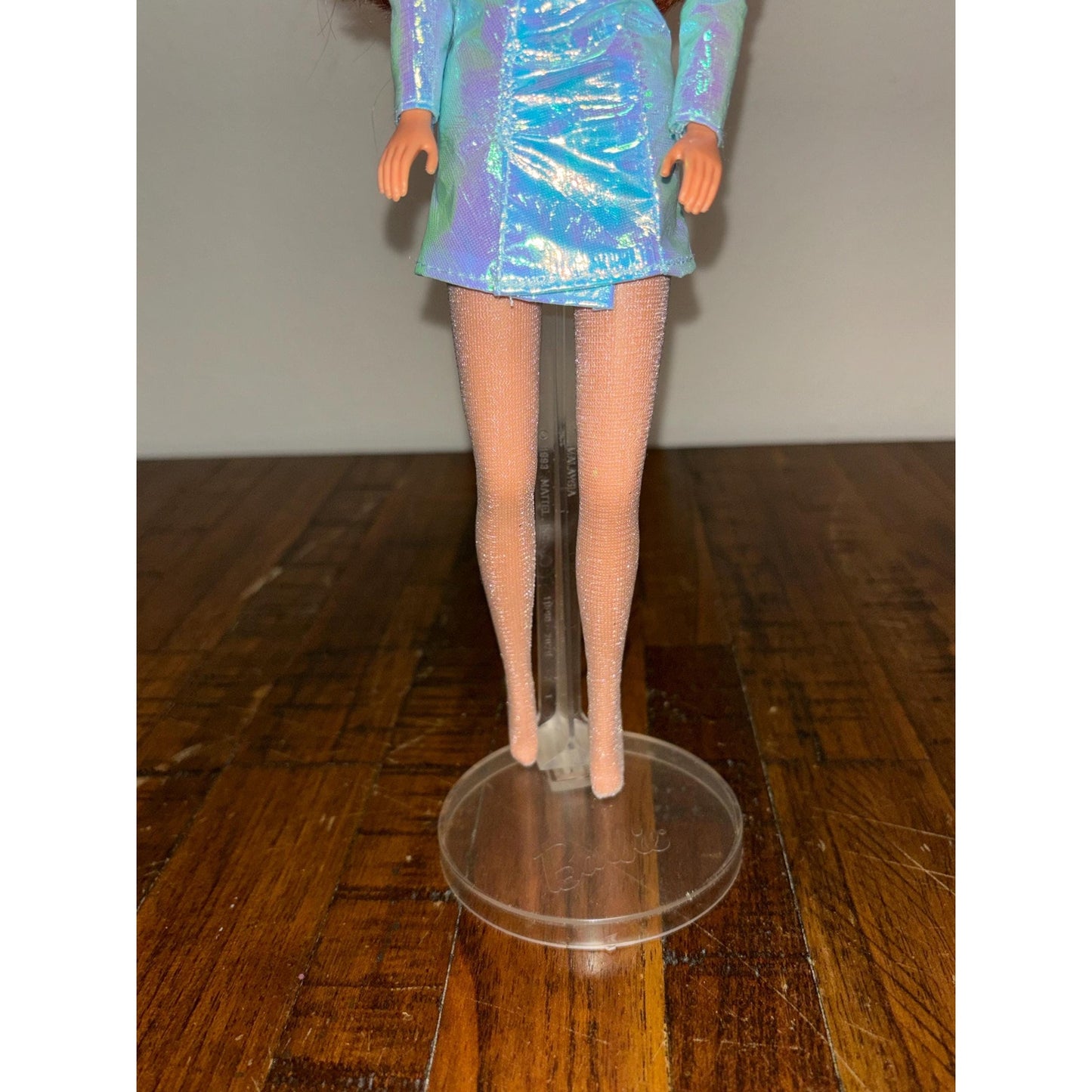 Used VTG 1998 Barbie W/ Fashion Avenue Boutique Iridescent Blue #18126