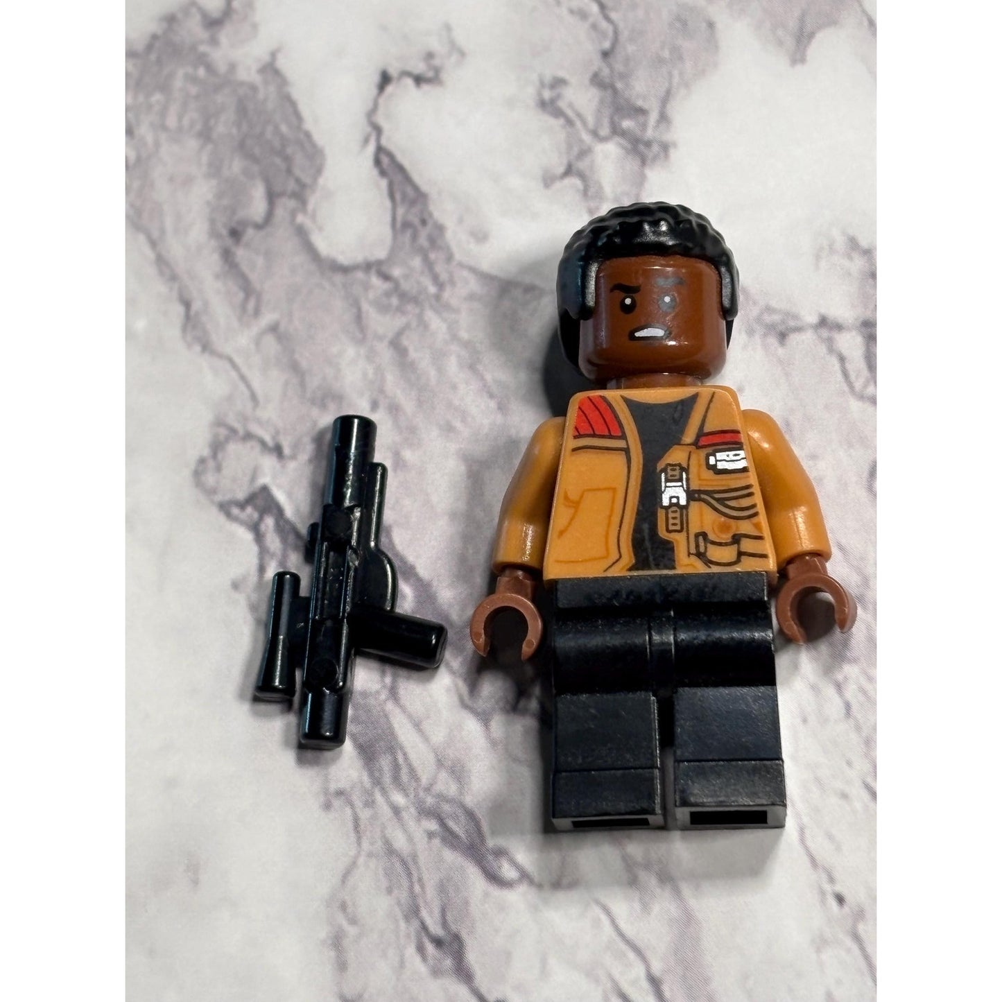 LEGO Star Wars Minifigure - sw0676 Finn Nougat Jacket 75139, 75178, 75105, 75192