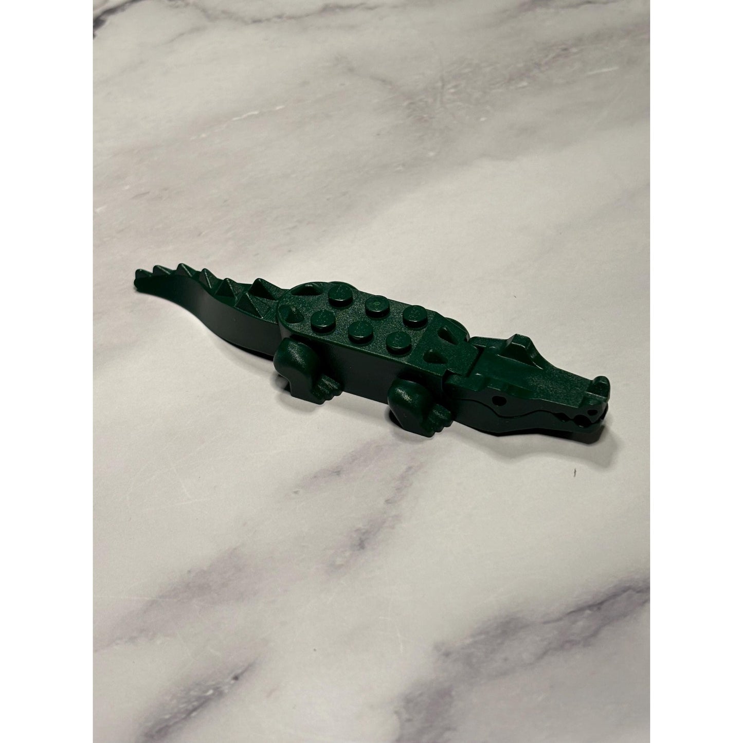 LEGO Minifigure Animal Dark Green Alligator Crocodile with 8 Teeth 6026c01