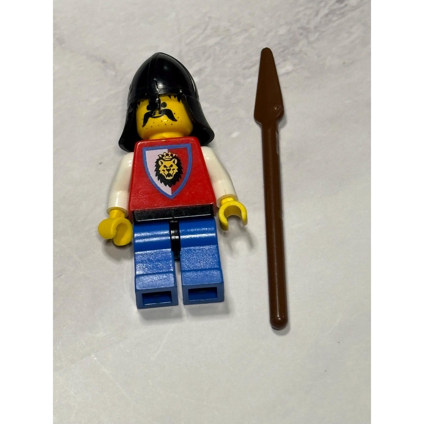 LEGO Royal Knights Knight 3 Minifigure Lion Crest cas064 6036