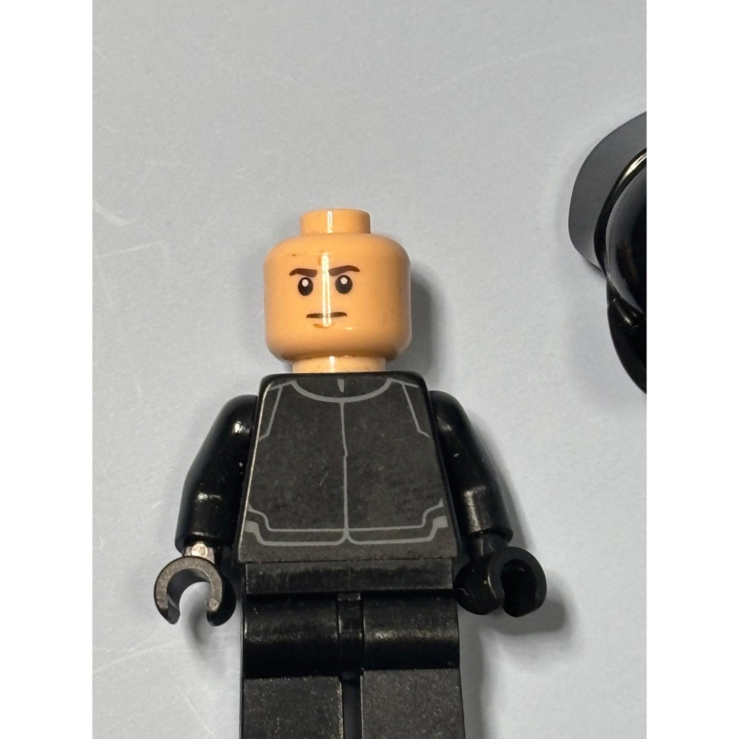 LEGO Star Wars 75132, 75177, 75101, 75197,75104 Minifigure 1st order crew sw0671