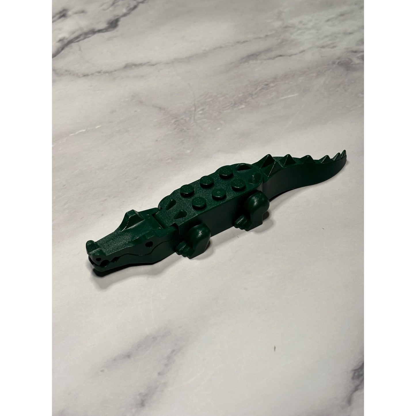 LEGO Minifigure Animal Dark Green Alligator Crocodile with 8 Teeth 6026c01