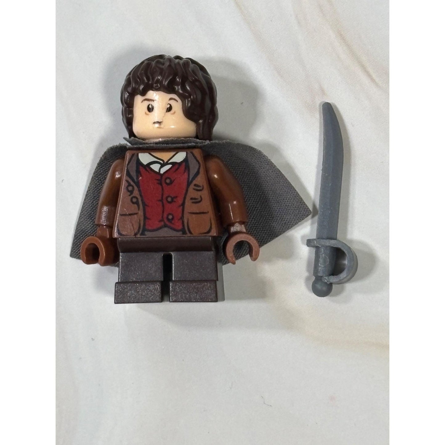 LEGO Frodo Baggins Minifigure Lord of the Rings Cape Hobbit LOTR lor003 9470