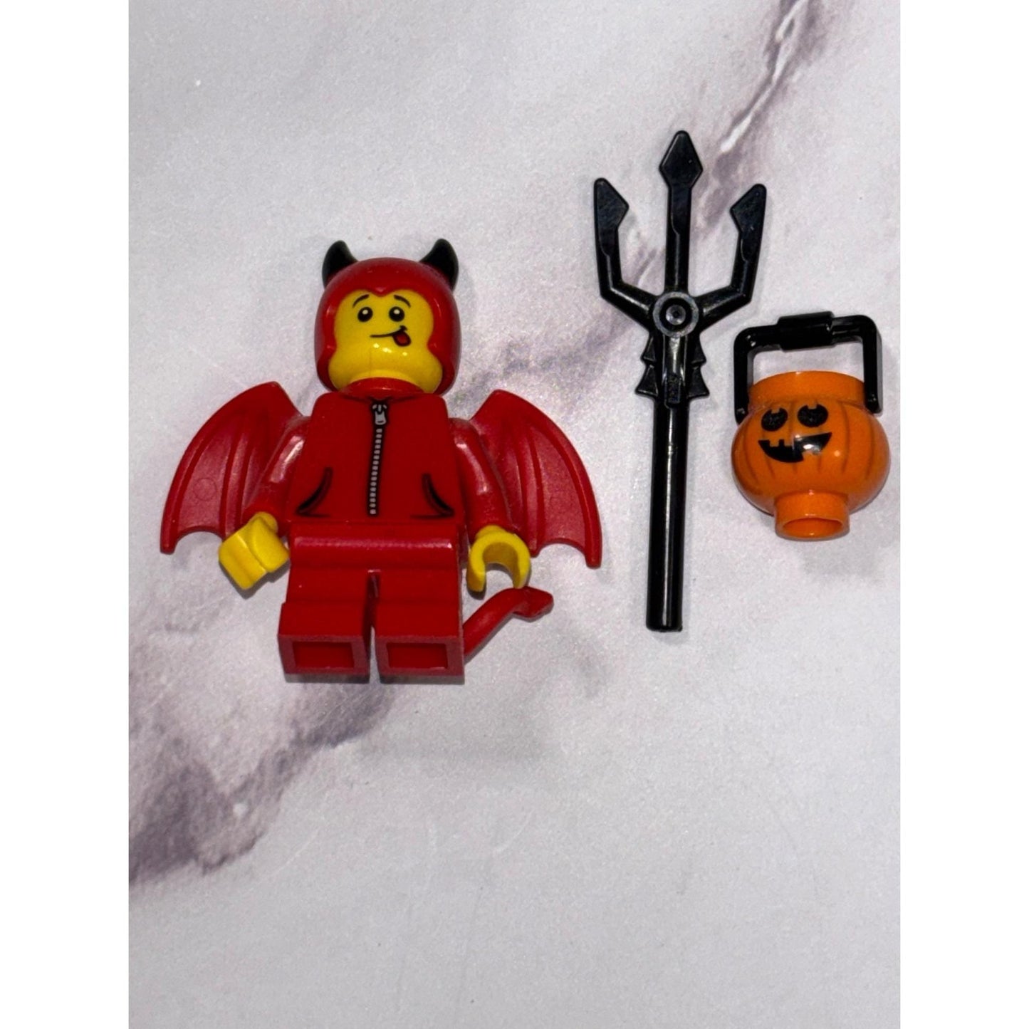 Lego Cute Little Devil Collectible Minifigure Series CMF 16 col247 71013 col16-4