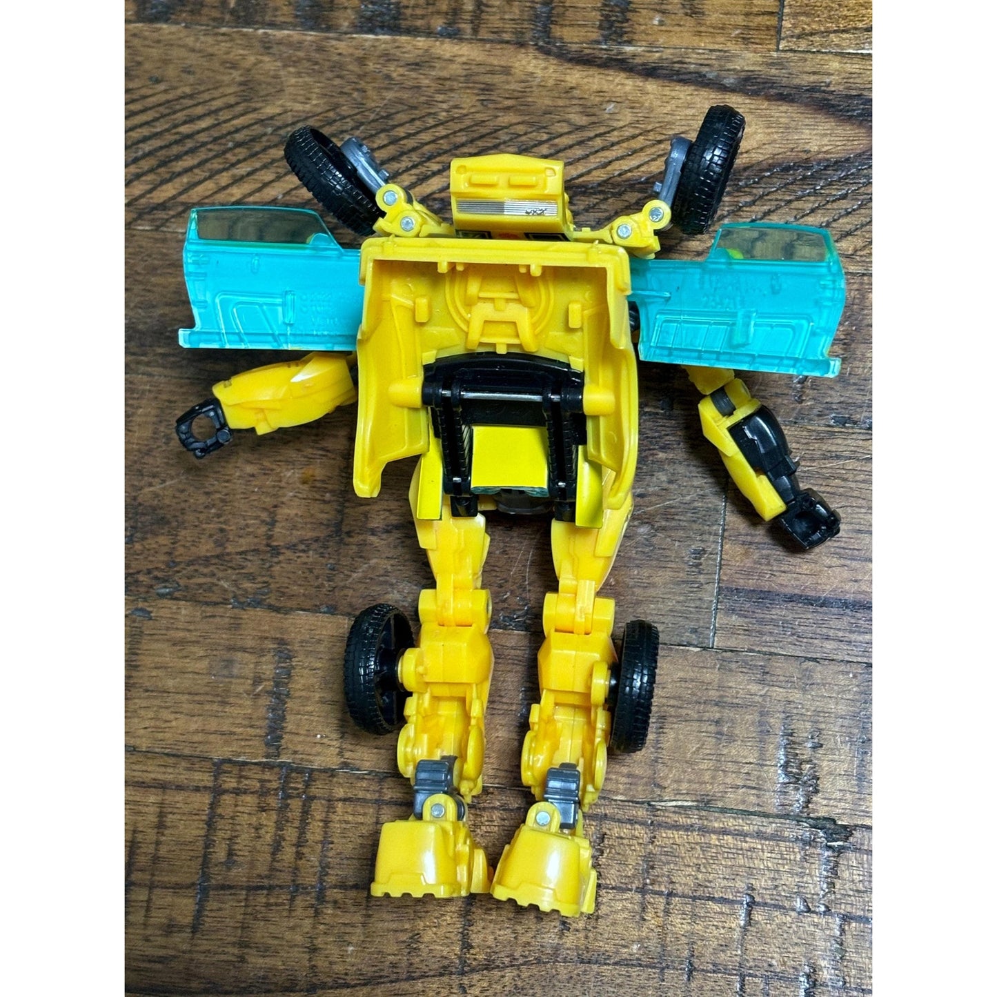 Takara Tomy Transformers Beast Awakening Bd-01 Deluxe Class Bumblebee