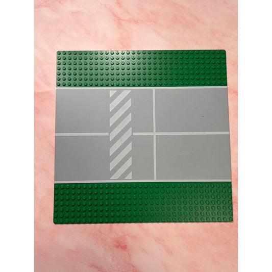 Lego Town Green Baseplate Road 32 x 32 Straight Crosswalk 2358p02 City 6551 6339