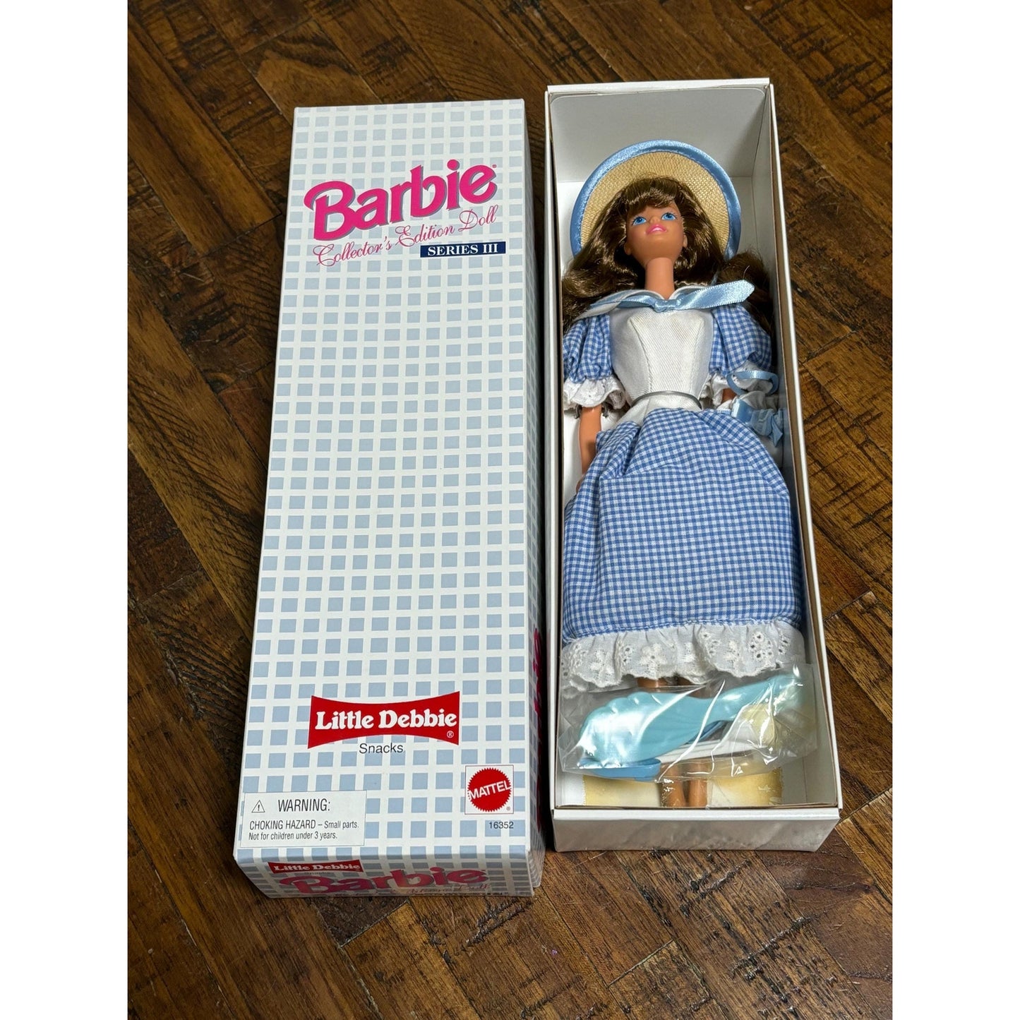 1997 Mattle Little Debbie Snack Barbie Doll Series 3 III #16352 New