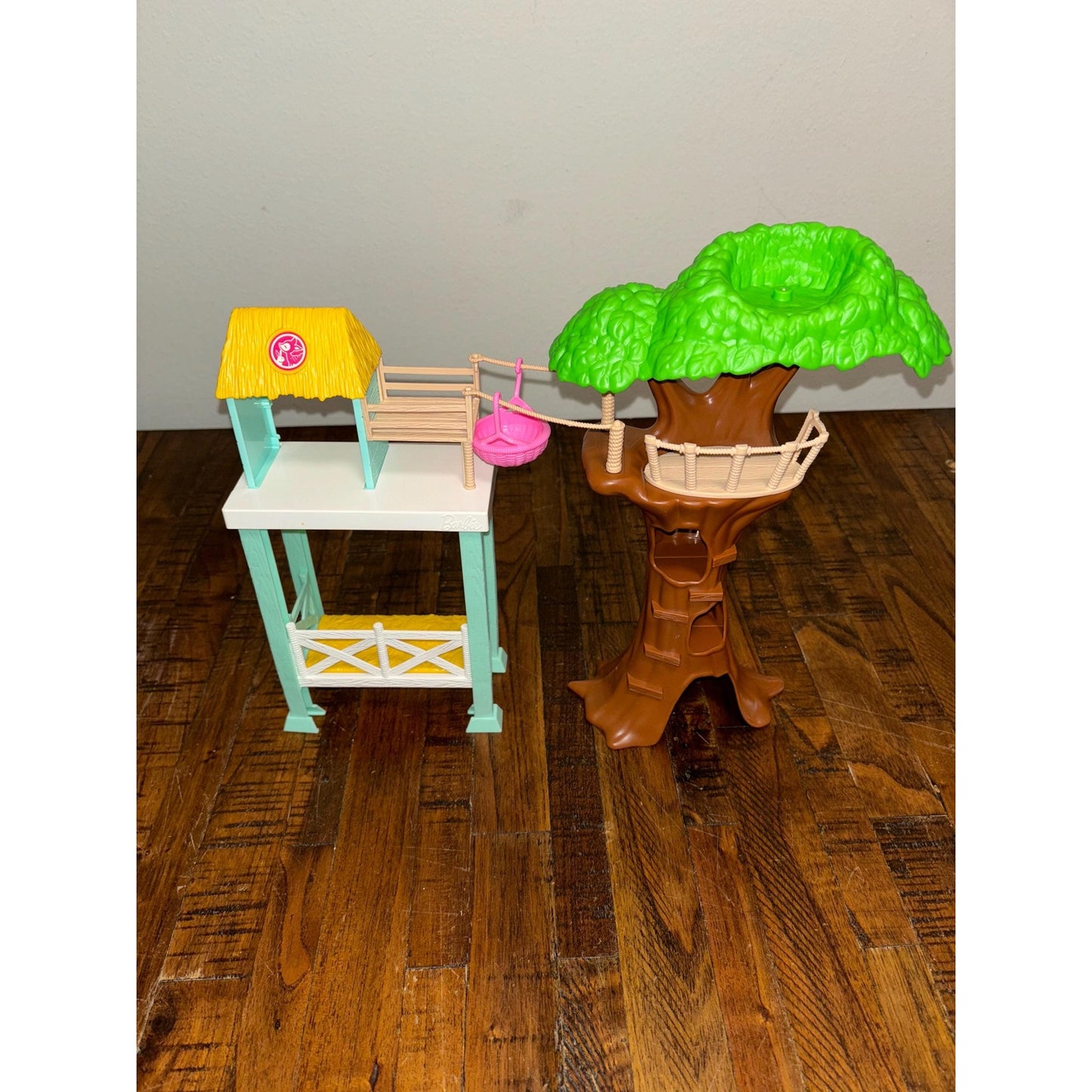 Barbie Animal Rescuer Vet Doll Playset And Treehouse Clinic Mattel