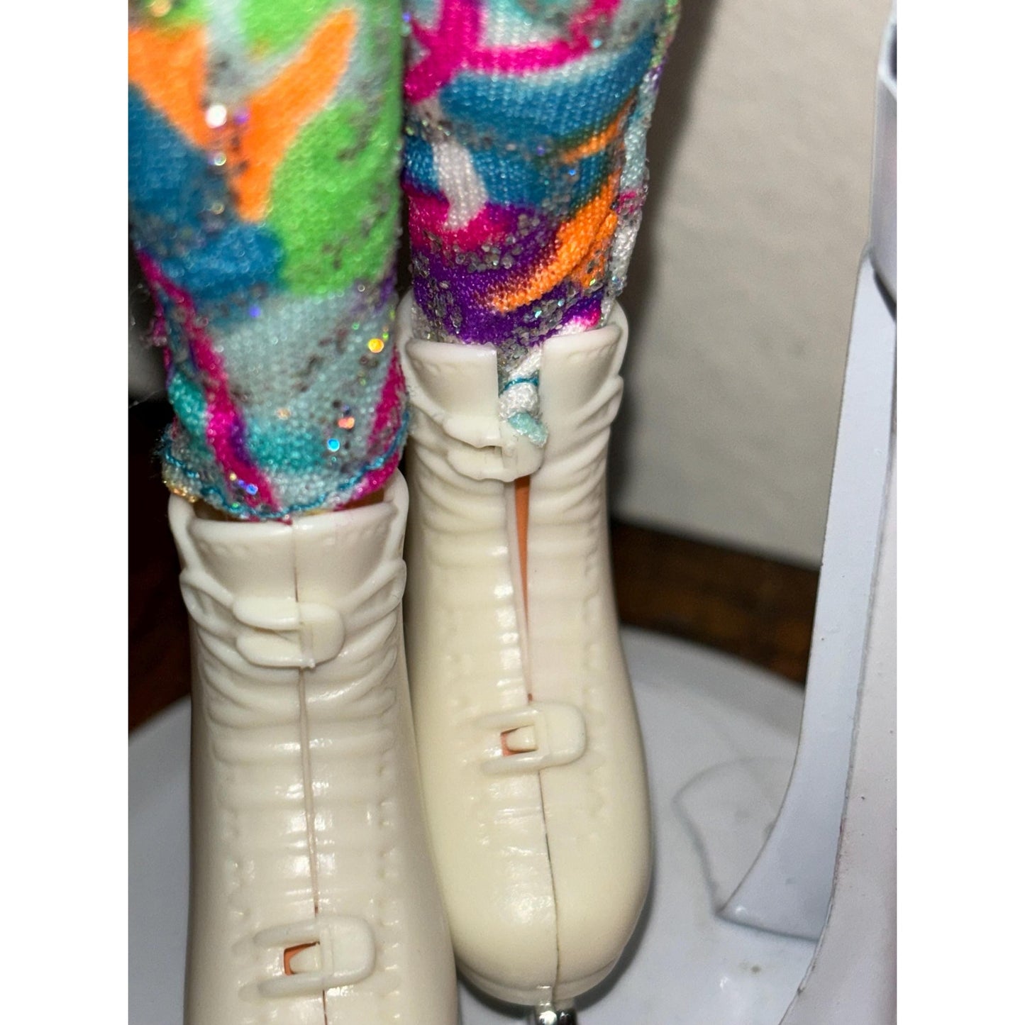 Complete Hot Skatin' Midge Barbie In-Line Skating 1994 Mattel #13393 Doll