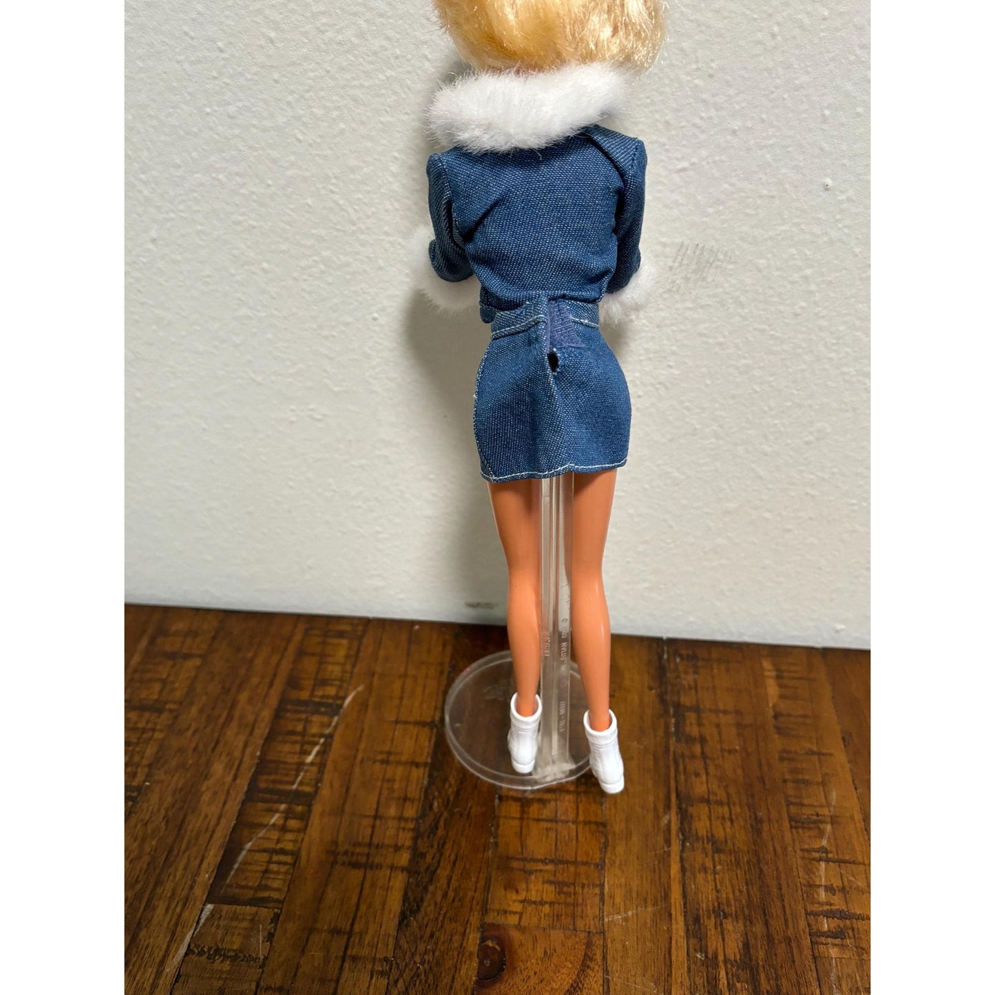 Complete 1995 Barbie Fashion Avenue Denim With Fur Trim - 14980